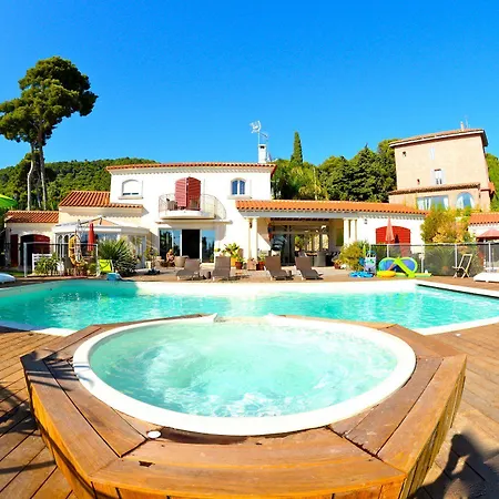 Val D'azur B&B 카르쿠에이란느