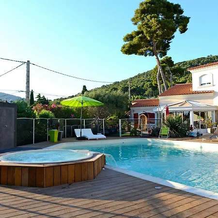 Val D'azur Bed & Breakfast 4*