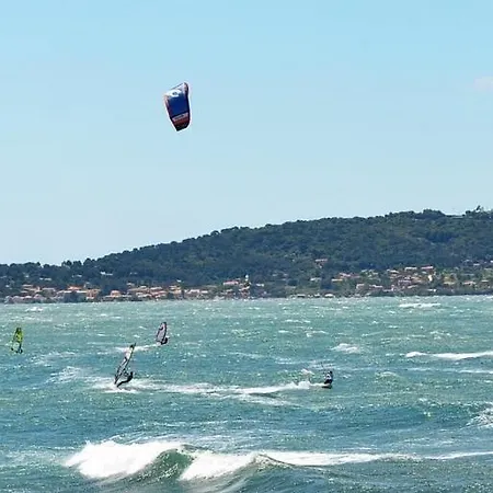 לינה וארוחת בוקר Val D'azur