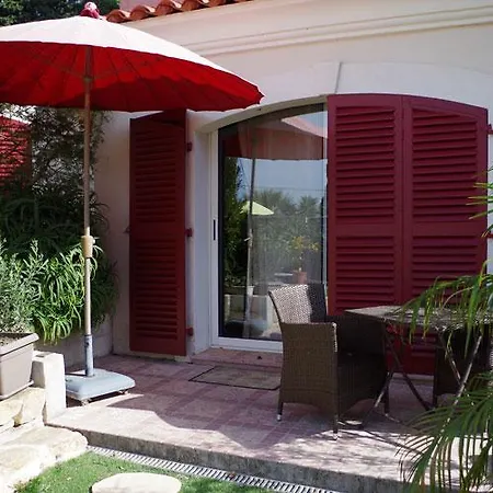 住宿加早餐酒店 Val D'azur 卡尔特汉